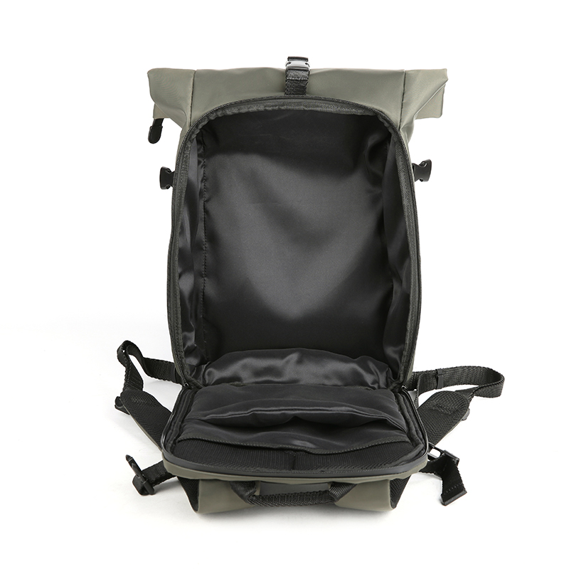 休闲双肩电脑背包军绿色
